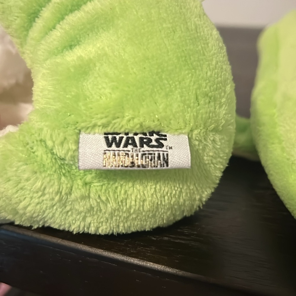 Star Wars Mandalorian Grogu Slippers - Picture 3 of 4